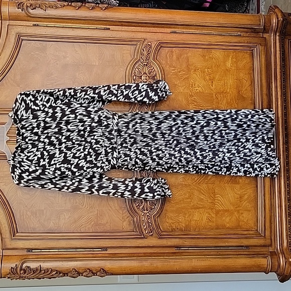 SCOOP SZ L Pretty Black & White Dress with pleated skirt self belt New - Picture 5 of 6